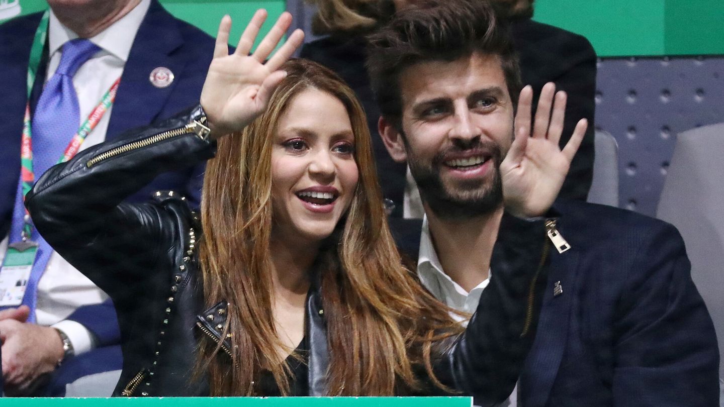 Gerard Piqué, con Shakira en la Copa Davis. (Reuters/Sergio Pérez)