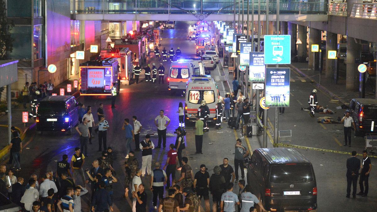 En directo: Ascienden a 41 los fallecidos en el atentado en el aeropuerto de Estambul