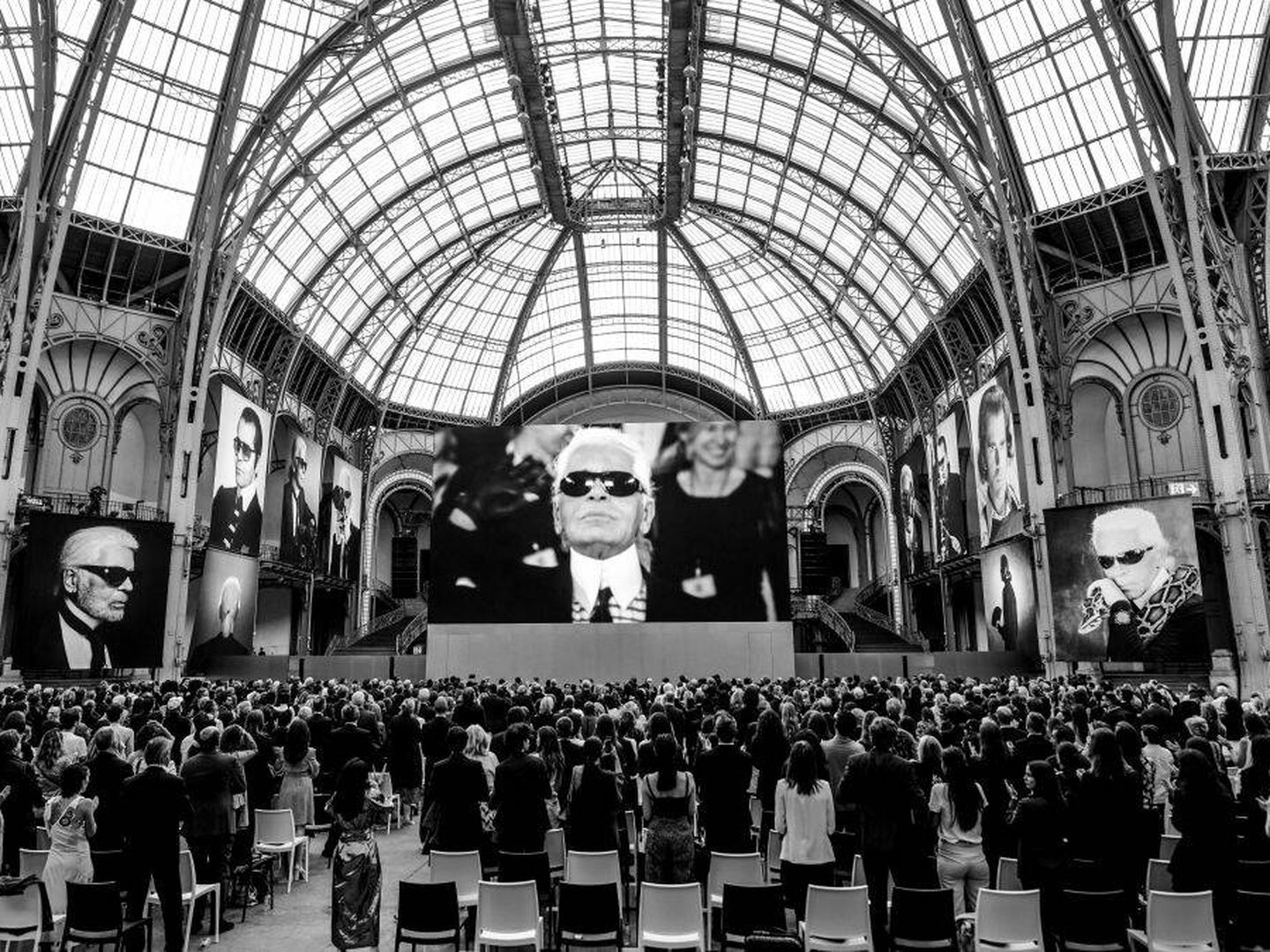 El tributo 'Karl For Ever'. (Getty/Anthony Ghnassia)