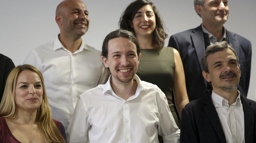Foto: Pablo Iglesias con el candidato (derecha) de Podemos a la Comunidad de Madrid, Juan Manuel López. (Reuters)
