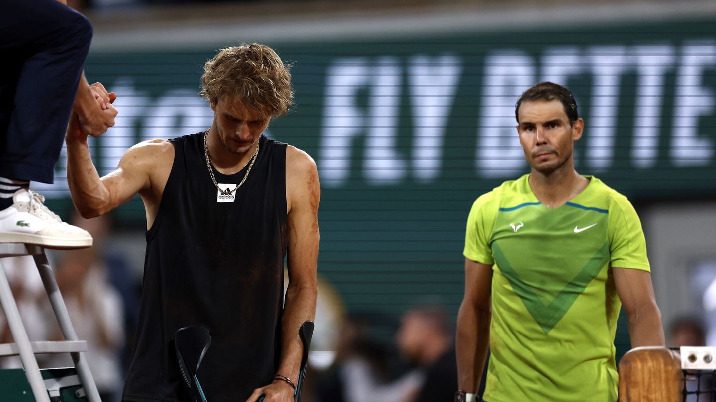 Nadal y Zverev, tras la conclusión del encuentro. (EFE/Yoan Valat)