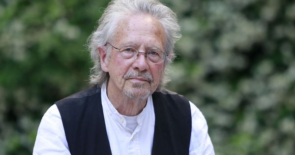 Foto: El escritor austríaco Peter Handke, uno de los ganadores del Premio Nobel de Literatura 2019 (EFE/César Cabrera)