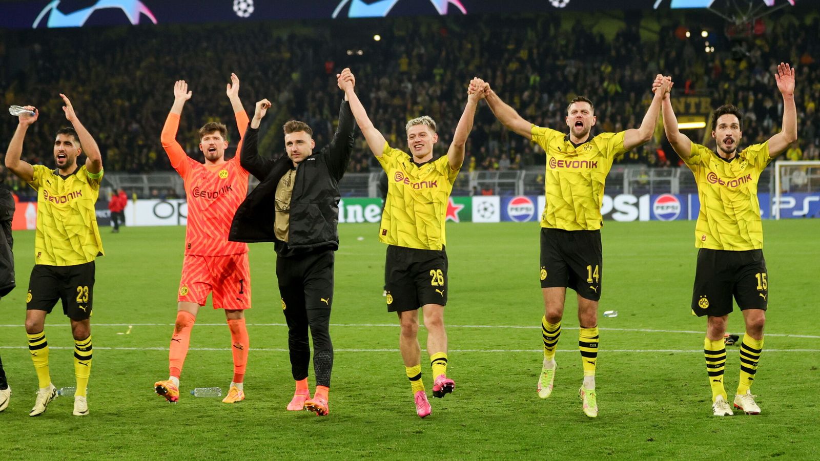 El Dortmund celebró el pase a semifinales. (EFE/Yoan Valat)