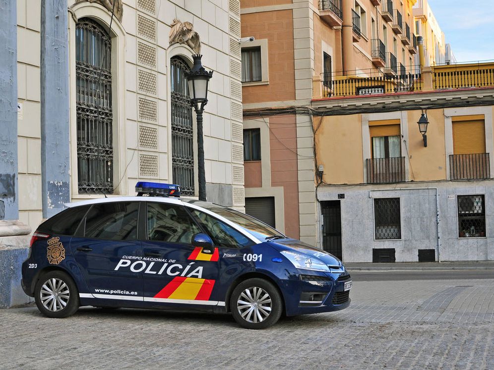 Foto: Foto de archivo de un vehículo de la Policía Nacional en Valencia. (Policía Nacional)