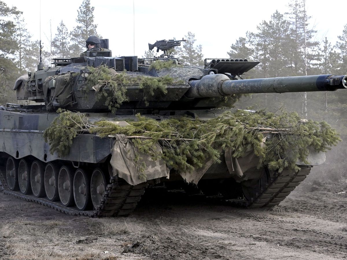 Foto: Tanque Leopard de maniobras. (Reuters/Lehtikuva Heikki Saukkomaa )