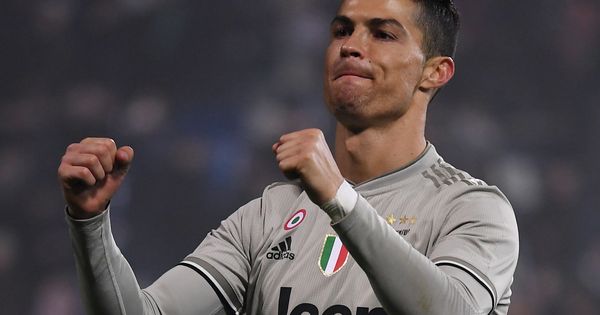 Foto: Cristiano Ronaldo celebra, con los puños apretados, un gol con la Juventus. (Efe)
