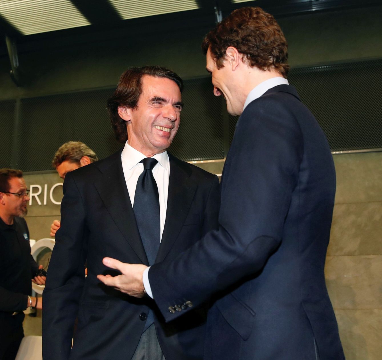 José María Aznar y Pablo Casado. (EFE)