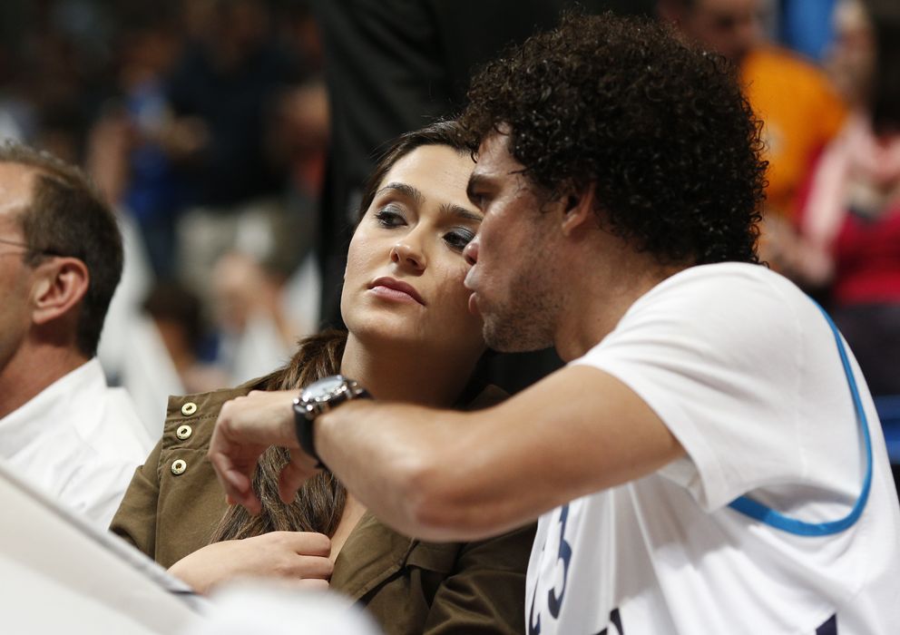 Foto: Pepe y su mujer el pasado mes de abril en un partido de baloncesto (Gtres)