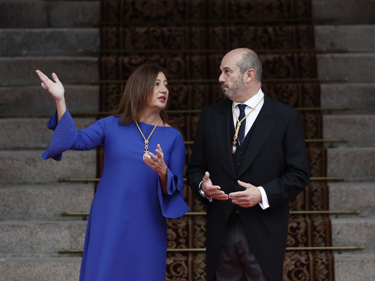 Foto: Francina Armengol junto a Pedro Rollán, presidente del Senado. (EFE/Sergio Pérez)