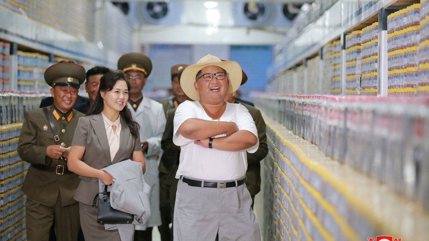   Kim Jong-Un, junto a su mujer. (Reuters)