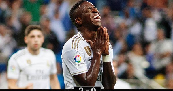 Foto: Las lágrimas de Vinícius tras marcar el primer gol del Real Madrid-Osasuna. (Miguel J. Berrocal)