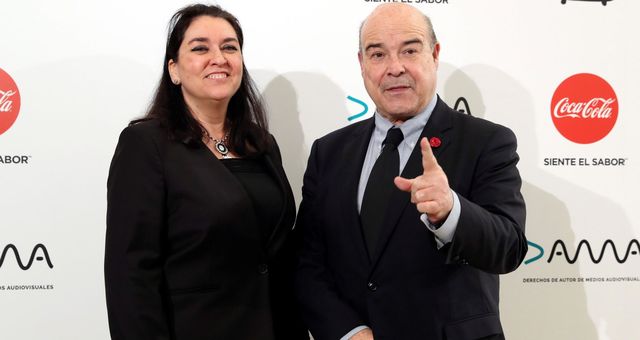 Antonio Resines, junto a Ana en una entrega de premios. (EFE)