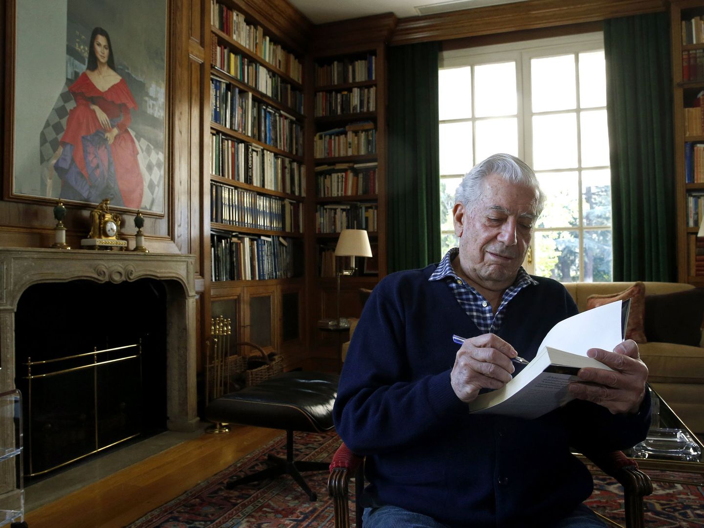 Mario Vargas Llosa, en su casa, la mansión de Preysler. (EFE)