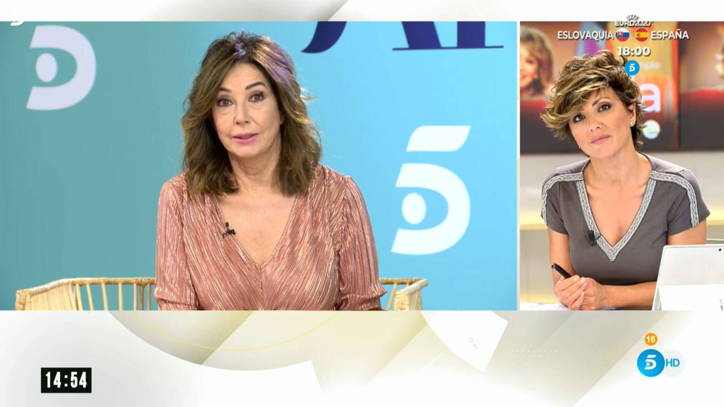La presentadora Ana Rosa Quintana y Sonsoles Ónega. (Mediaset)