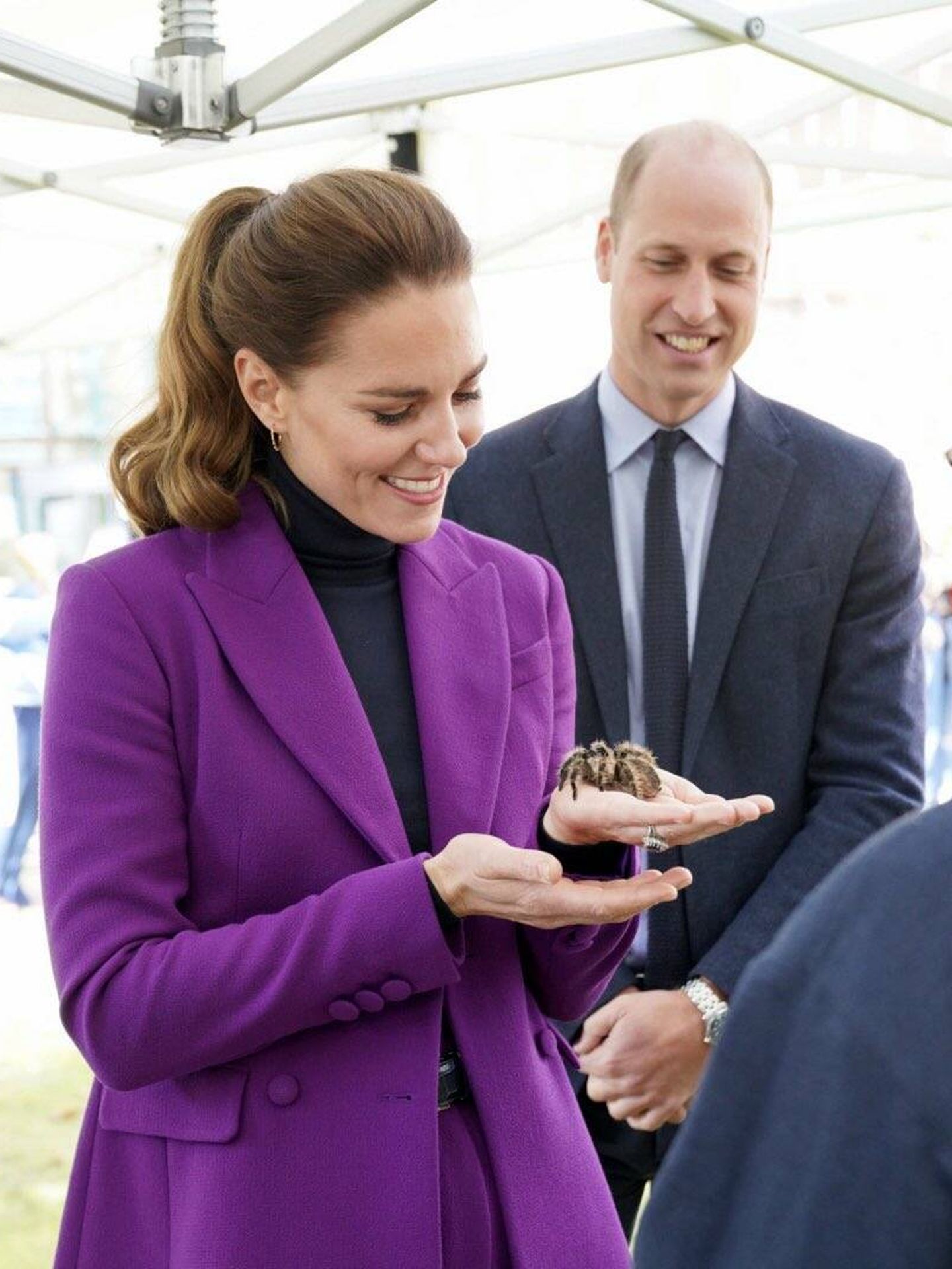 Kate Middleton, con la araña Charlotte. (Palacio de Kensington)