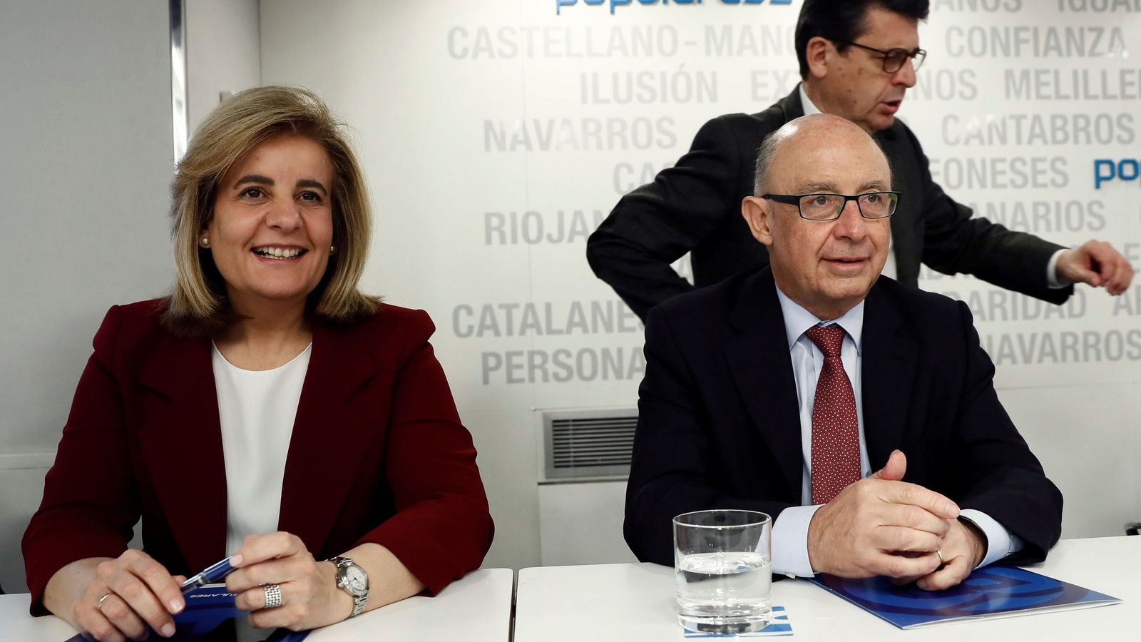 Foto: La ministra de Empleo, Fátima Báñez, y el ministro de Hacienda, Cristóbal Montoro. (EFE)