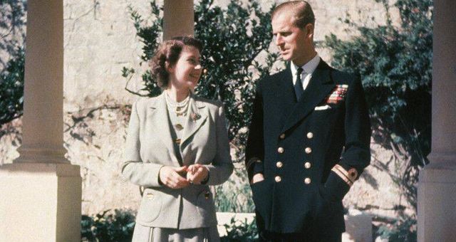 Reina Isabel II y el Duque de Edimburgo en Villa Guardamangia ( Cortesía)