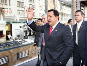 La oposición acusa a Chávez de viajar a España para darse “un barniz democrático”