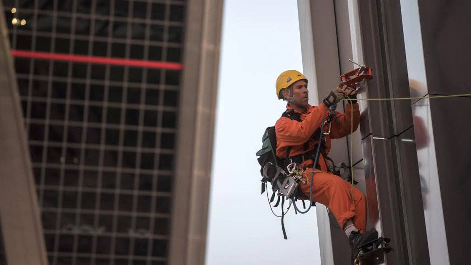 Foto: Escalaron 80 de los 114 metros de altura de las torres. (Greenpeace)
