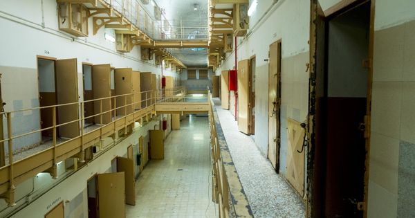 Foto: Una de las galerías de la cárcel Modelo que acaba de cerrar sus puertas. (EFE)