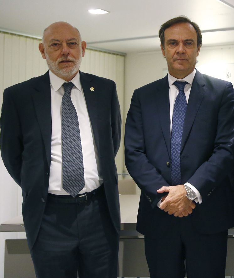 Foto:  El presidente de la Audiencia Nacional, José Ramón Navarro, con José Manuel Maza. (EFE)