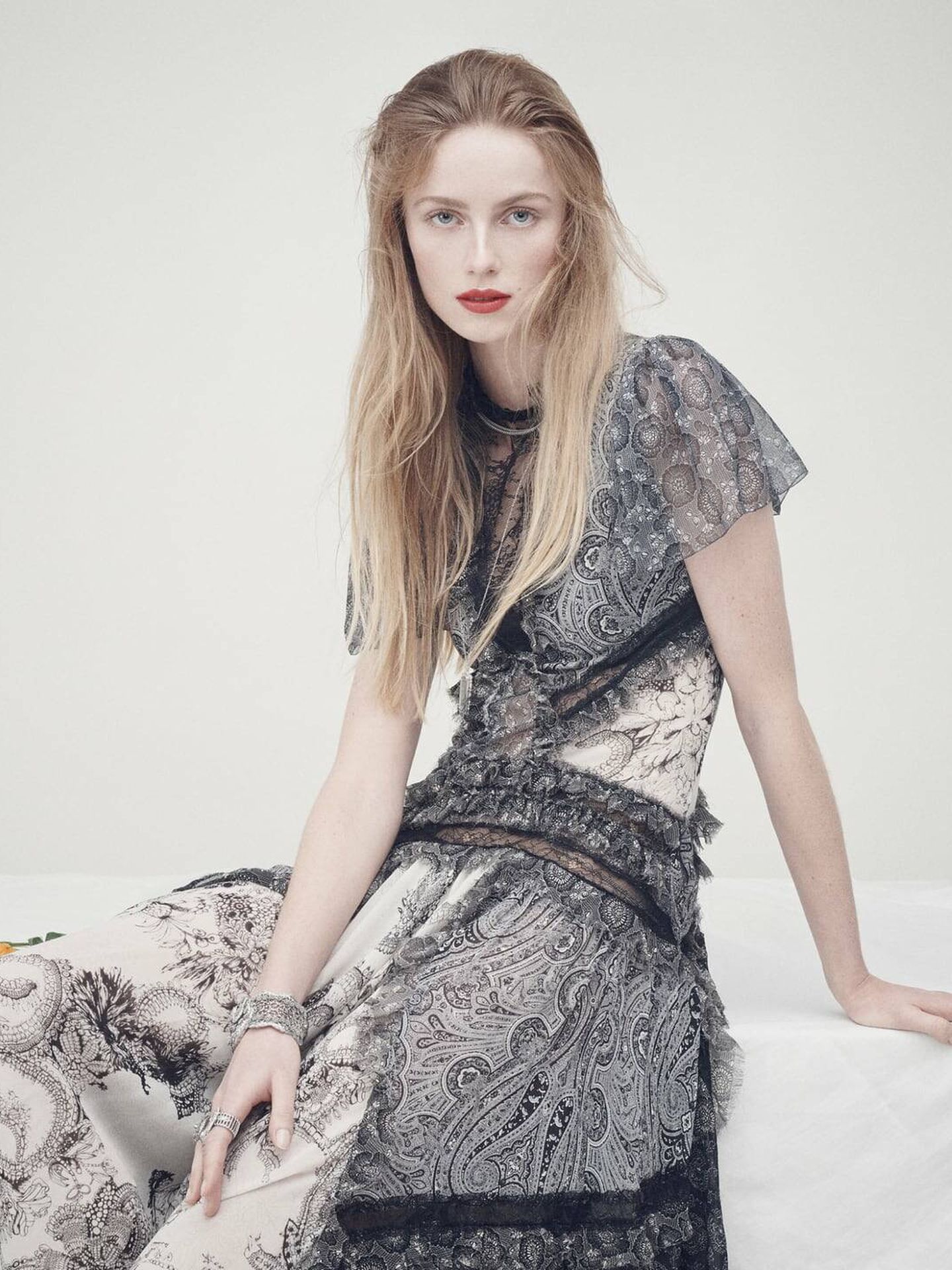 La modelo Rianne Van Rompuy, para la nueva Studio Collection de Zara. (Cortesía)