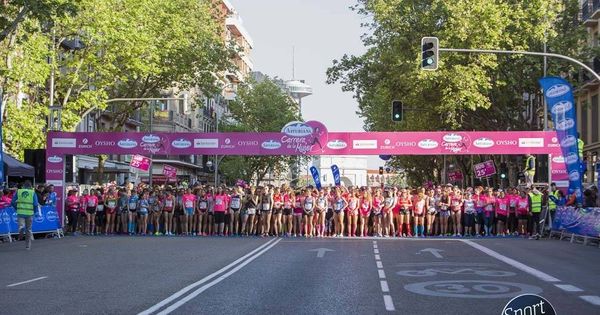 Foto: Preparadas, listas, ya. Salida de la Carrera de la Mujer de Madrid de este año.