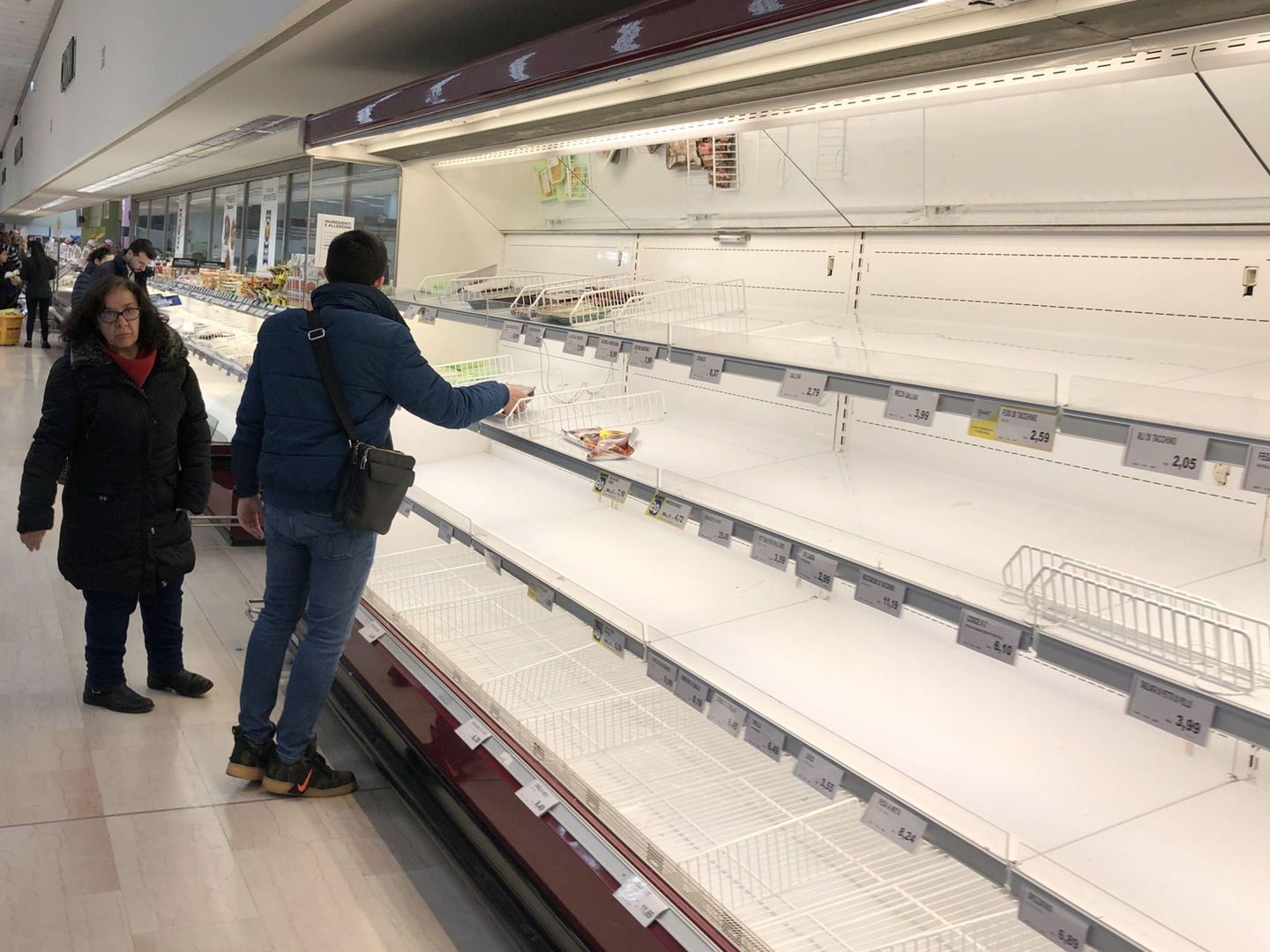 Supermercados desabastecidos en Pioltello, cerca de Milán. (Reuters)