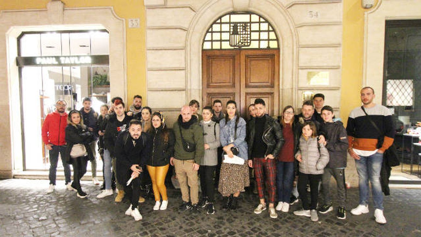El grupo de españoles en Roma.