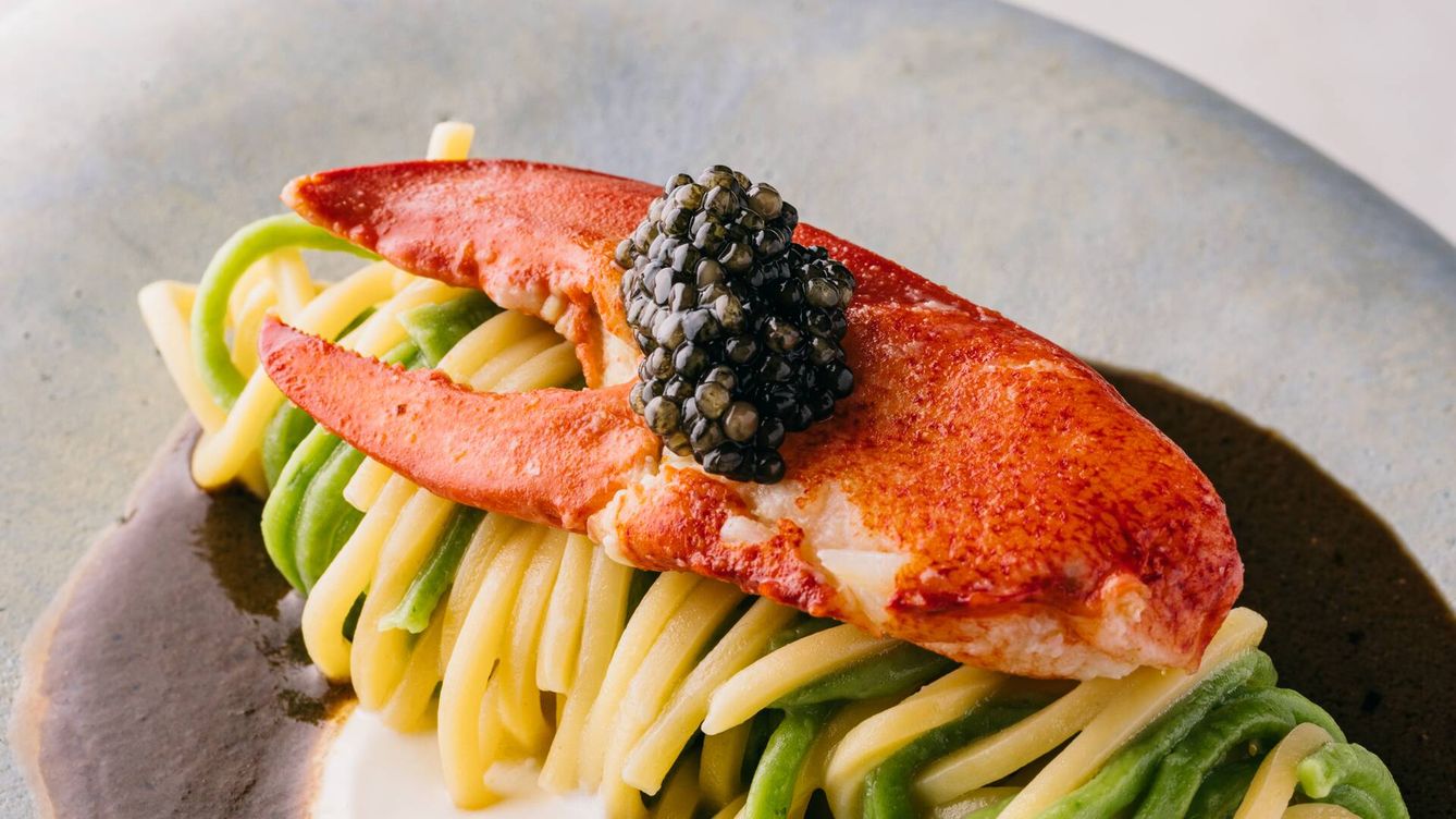 Foto: Tagliolini paglia e fieno con bogavante, ostras y caviar de Nodrama. (Cortesía)