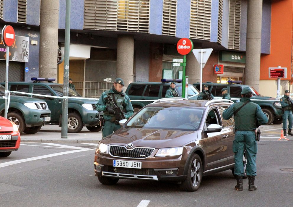 Foto: La Guardia Civil detiene en Bilbao a colaboradores del denominado "frente de cárceles" (Efe)