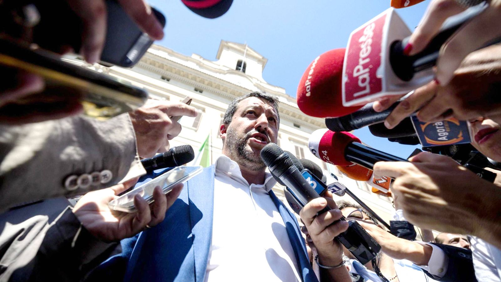 Foto: Matteo Salvini dando declaraciones a la prensa. (EFE)