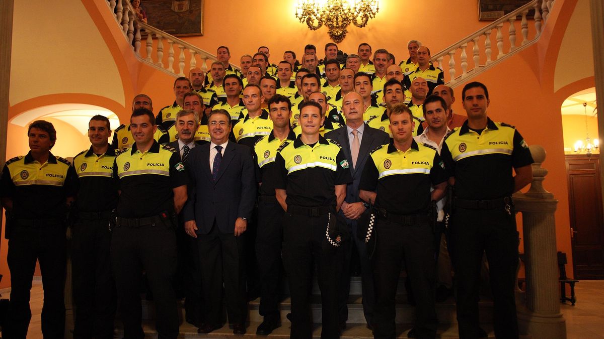 La Policía Local de Sevilla: sin patillas ni coleta... ni coches patrulla para vigilar