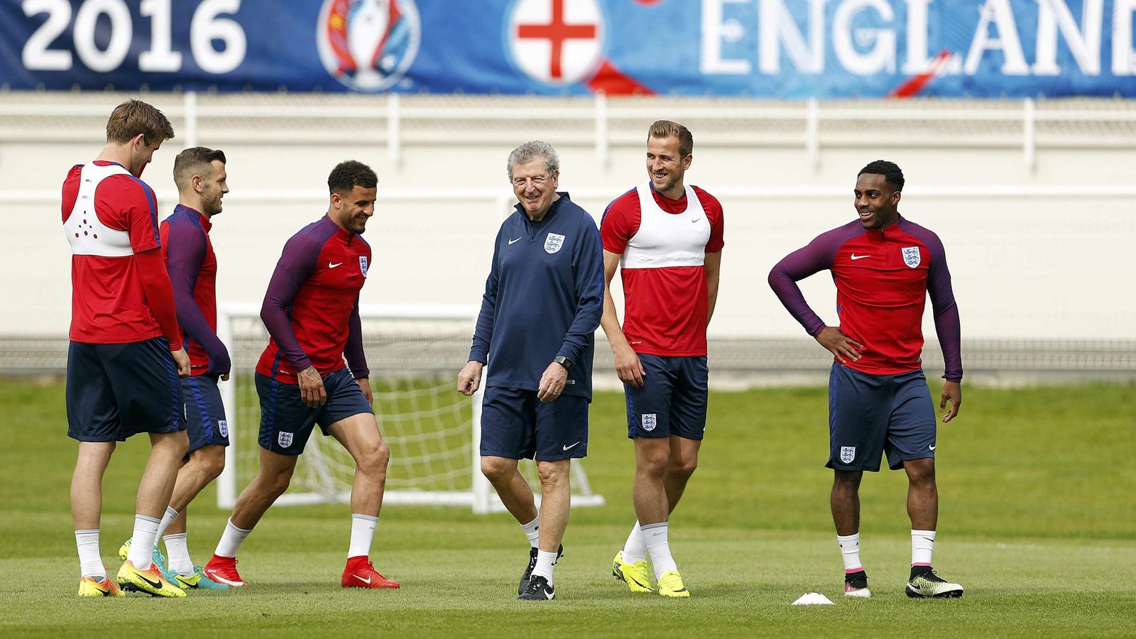 Foto: Roy Hodgson, durante un entrenamiento de Inglaterra. (Reuters)