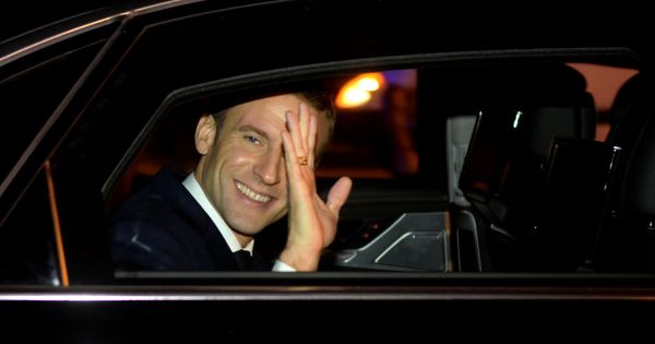 Foto: Emmanuel Macron, a su llegada a Argentina. (Reuters)