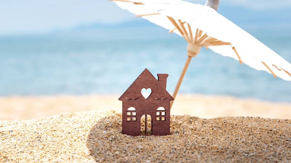 Foto: Quiero vender la casa de la playa a mi hijo y mi nuera y que me paguen a plazos. (Foto: iStock)
