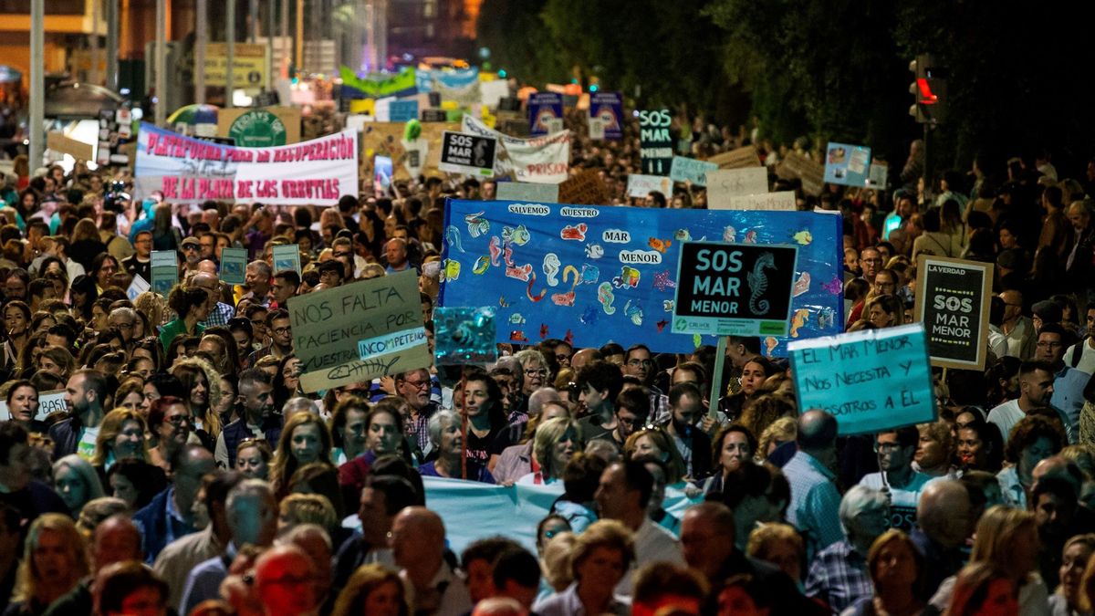 Unas 55.000 personas se manifiestan en Cartagena para salvar el Mar Menor