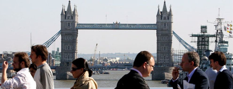 Foto: Los banqueros británicos, en pie de guerra contra el 'superimpuesto' sobre los bonus