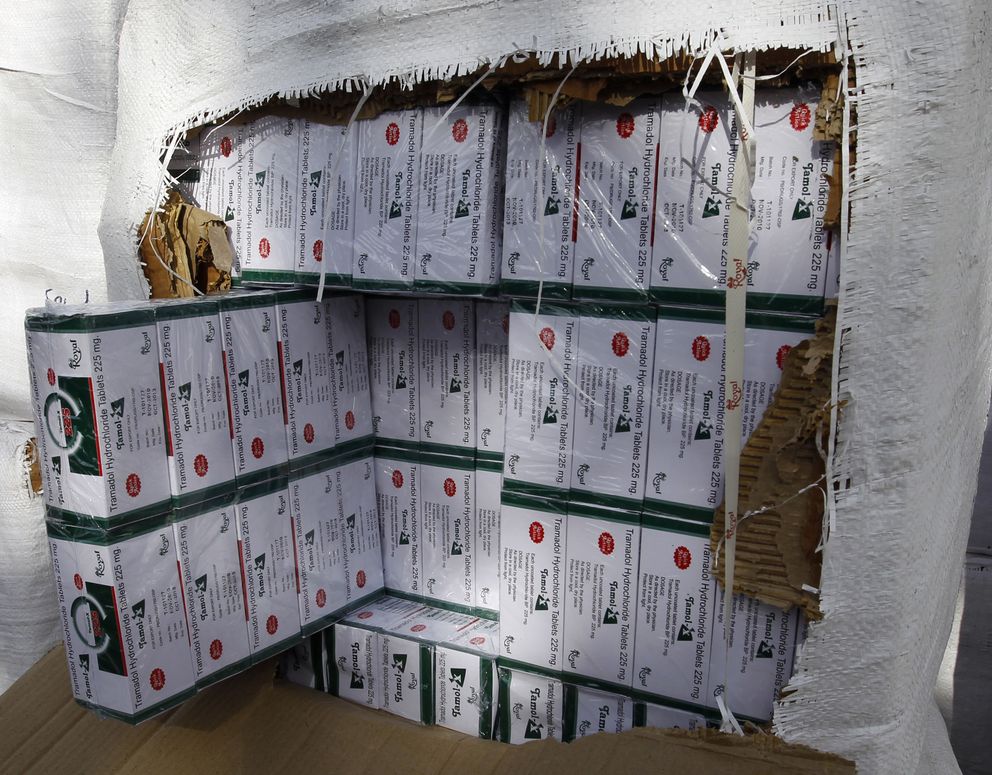 Cajas de Tramadol incautadas en Tripoli (Reuters).