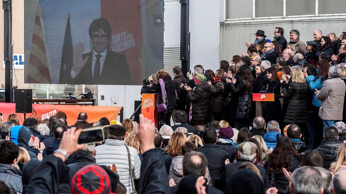"¡Seguir, seguir y seguir!": el primer mitin virtual de Puigdemont abre la campaña 