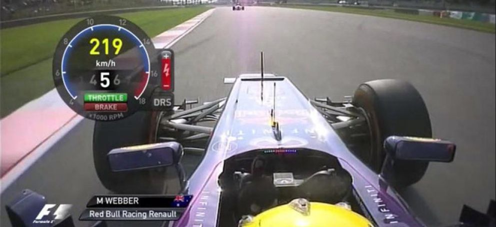 Foto: Webber hizo una peineta a Vettel tras sufrir el adelantamiento en Malasia