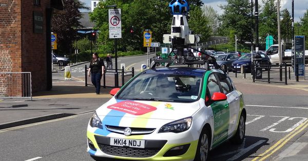 Foto: Vehículo de Google Maps fotografiando una ciudad inglesa.