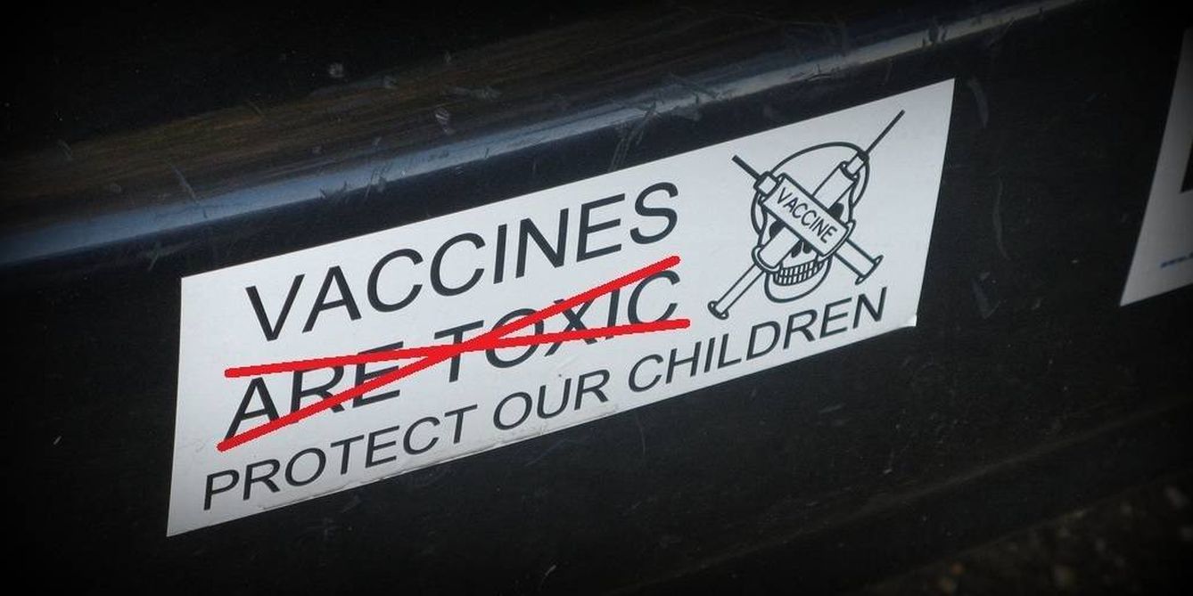 Las vacunas (son tóxicas) protegen a nuestros hijos.