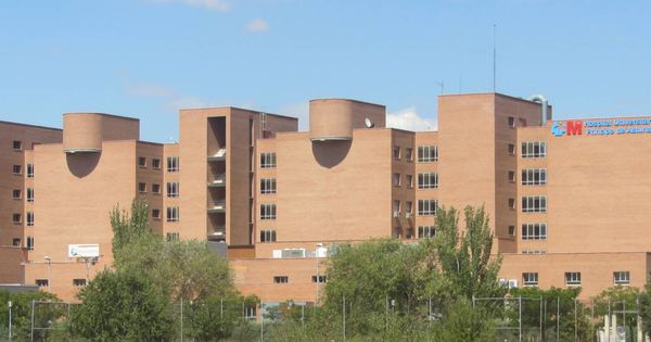 Foto: Detienen a una enfermera del Hospital de Alcalá por la muerte de un paciente. (Wikimedia Commons)