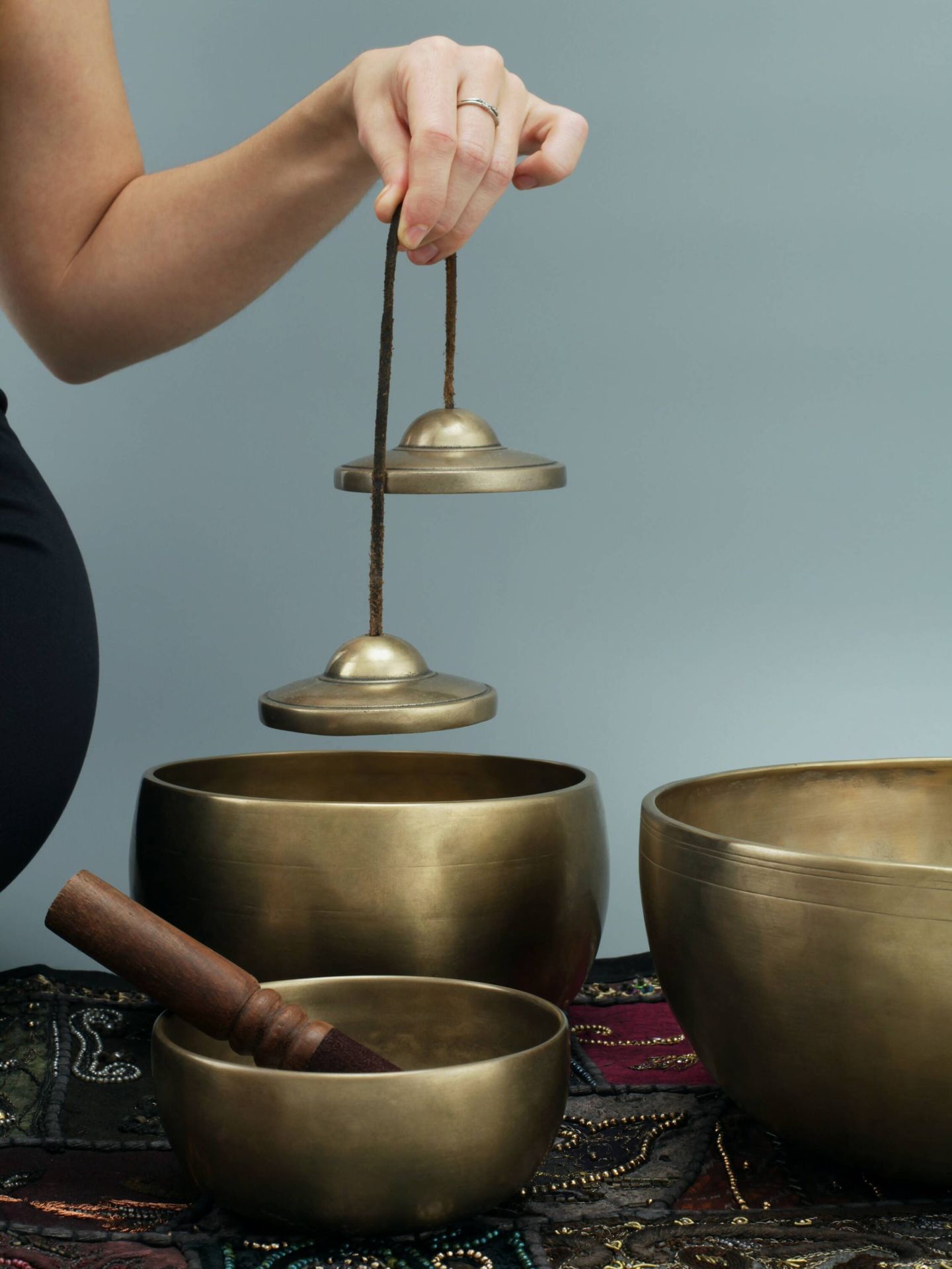 Baño de Gong para la meditación auditiva. (Magic Bowls para Unsplash)