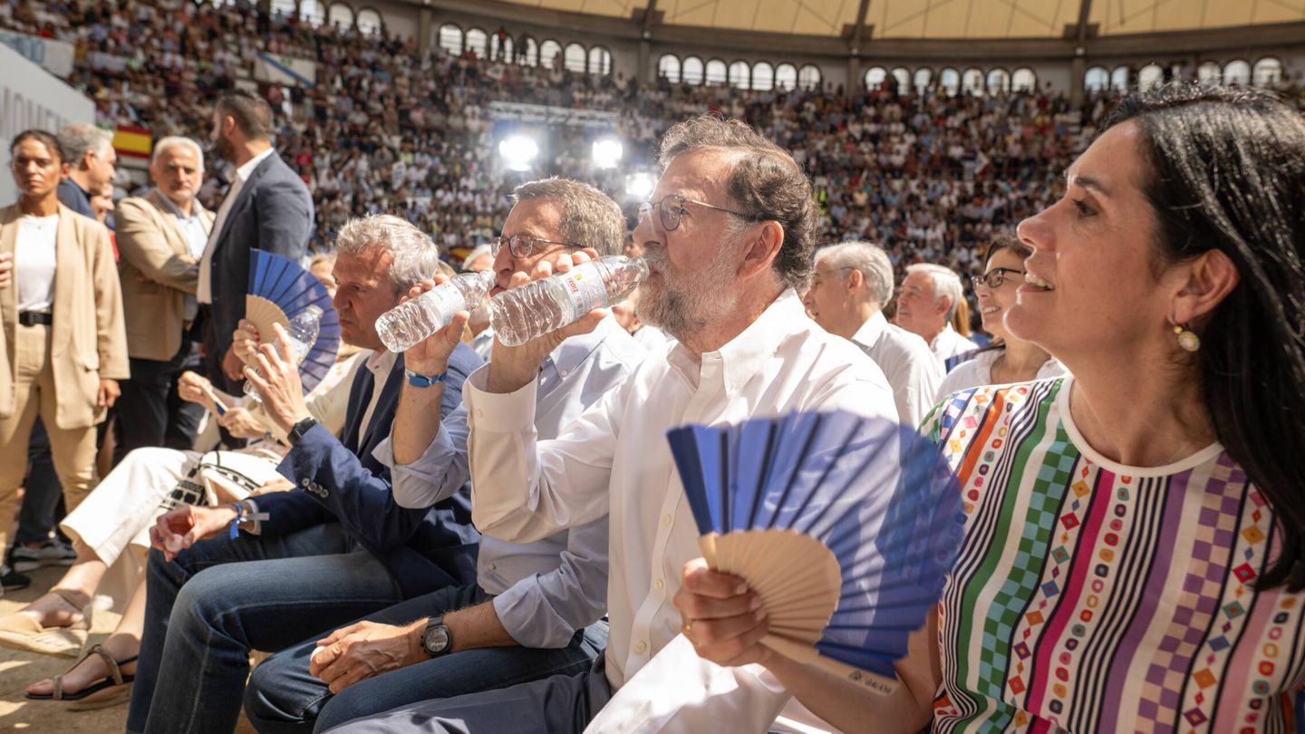El expresidente Mariano Rajoy, durante el mitin del PP en Pontevedra. (B. L.)