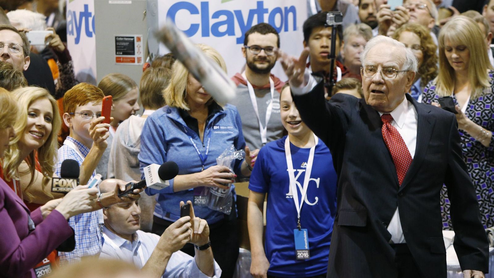 Foto: Warren Buffett en la última convención anual de Berkshire Hathaway (Reuters)