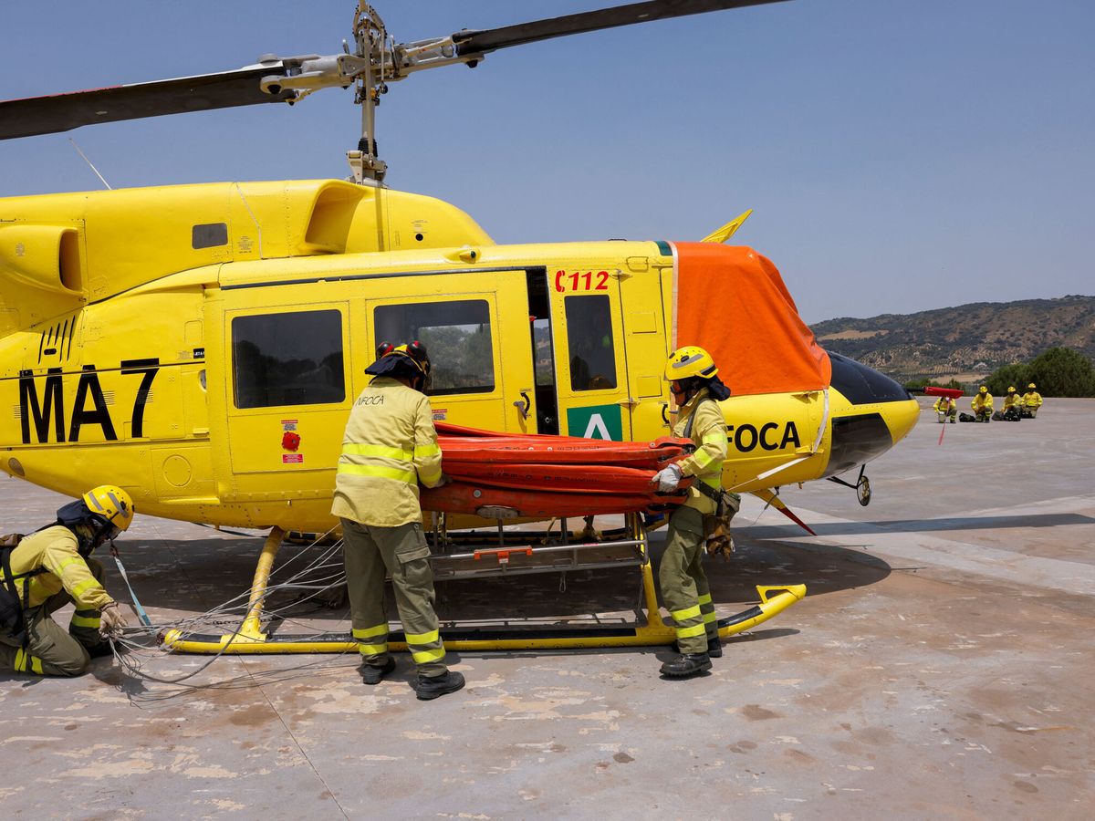 Foto: Helicóptero del Plan Infoca. (Reuters/Jon Nazca)
