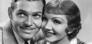 Post de 'Sucedió una noche', la 'abuela' de las comedias románticas: del autostop legendario a la camiseta de Clark Gable