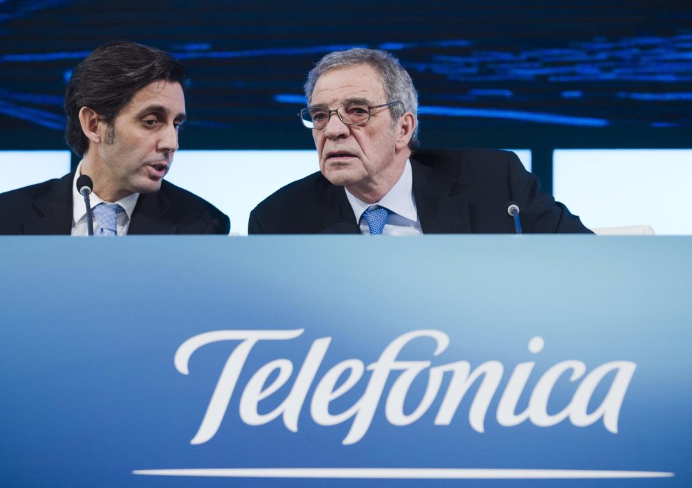 Foto: El presidente de Telefónica, César Alierta, acompañado del consejero delegado, José María Álvarez-Pallete López. (EFE)